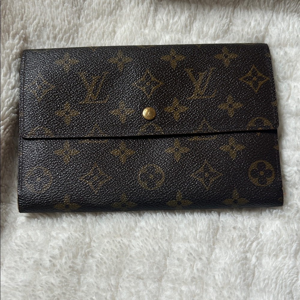 Louis Vuitton Black and Gold Monogram Clutch